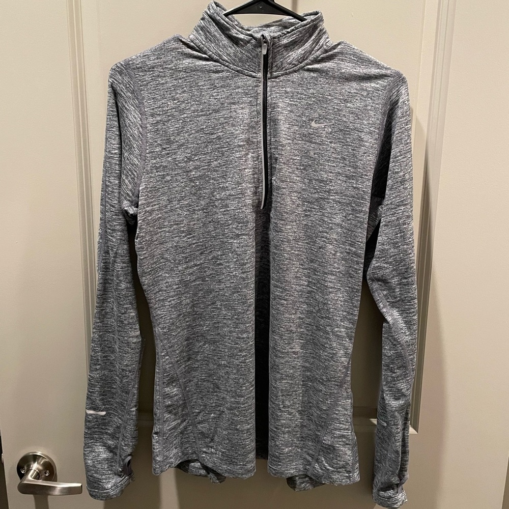 Nike womens dri-fit quarter zip heather gray with thumb holes size M. Never worn